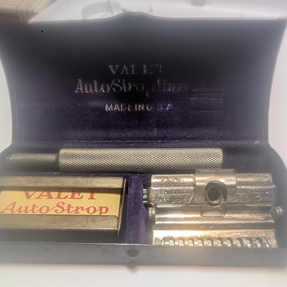 Silver Razor Set - Picture 2 of 4